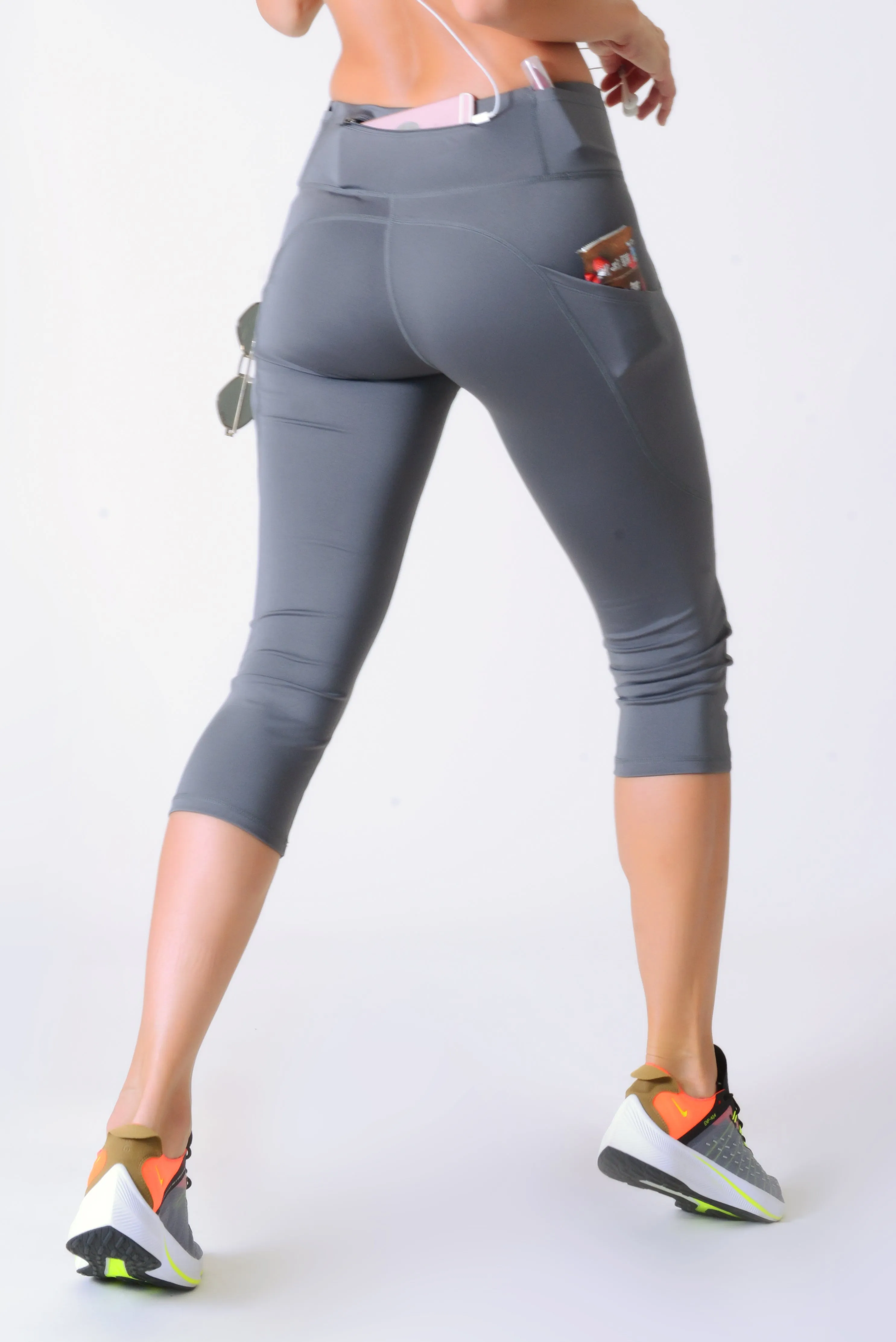 Active 5-Pocket Capri Leggings