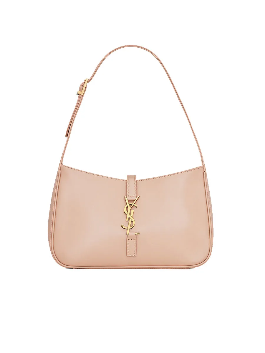 Le 5 a 7 Hobo Bag in Smooth Leather in Rosy Sand