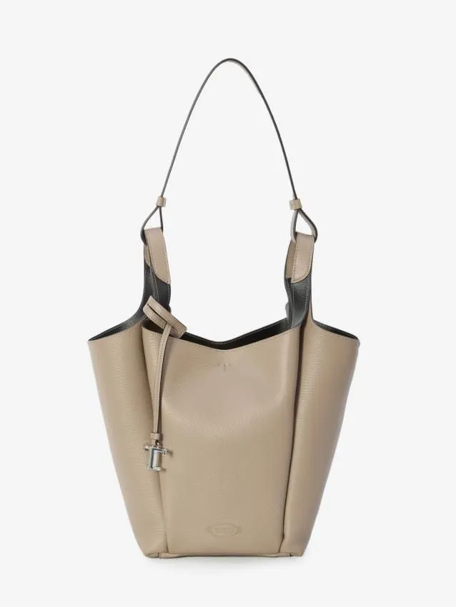 SMALL BUCKET BAG IN LEATHER