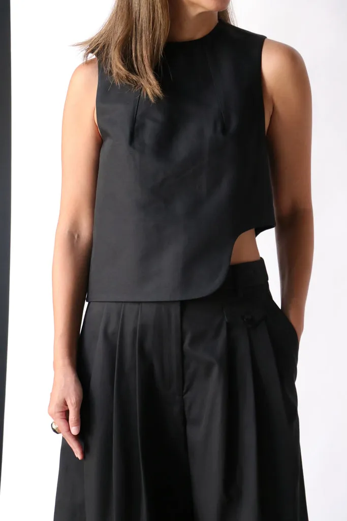 Tibi Sculpted Cotton Curved Hem Sleeveless Top in Black