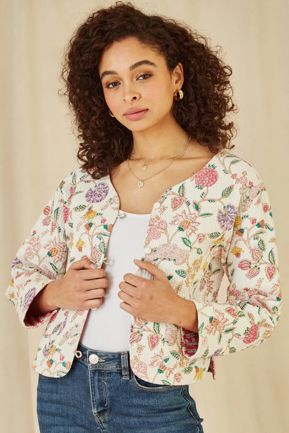 Yumi White Floral Print Reversible Cotton Cropped Quilted Jacket