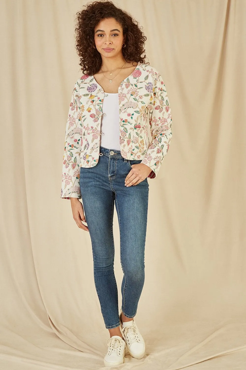 Yumi White Floral Print Reversible Cotton Cropped Quilted Jacket